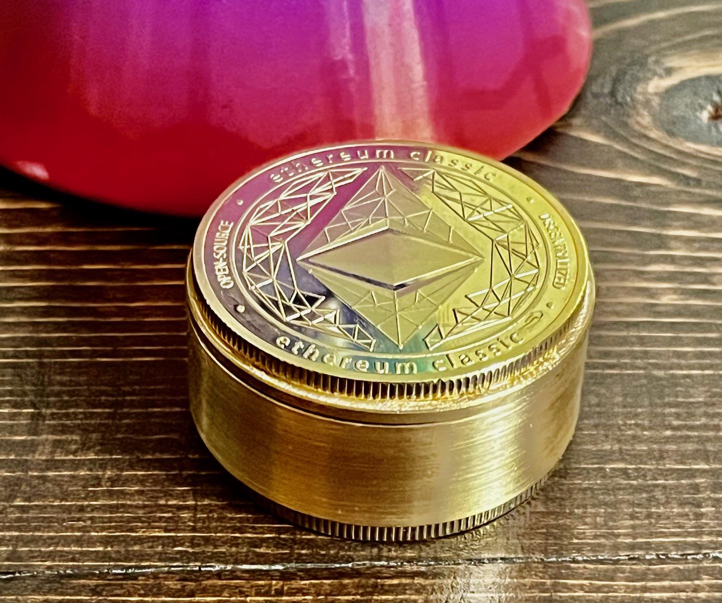 イーサリアムクラシックコインピルボックス - 暗号通貨用真鍮ボックス - ヴィンテージスナッフスタッシュボックス - 手作り記念品 -  男性または花婿の付添人へのギフト - Etsy 日本