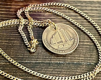 Collana con moneta del Paraguay 500 Guaranies Ciondolo vintage Gioielli sudamericani Regalo fatto a mano Ciondolo per collezionisti di monete Collezionista di monete del mondo
