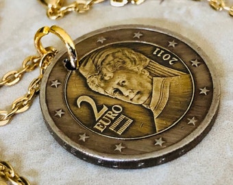 United Kingdom Coin Necklace Two Euro UK Personal Necklace Old Vintage Handmade Jewelry Gift Friend Charm For Him Her World Coin Collector