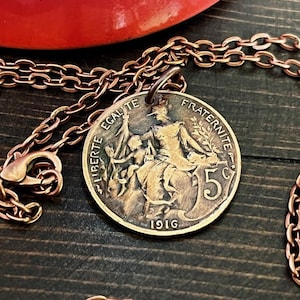 Colar de moedas da França Pingente francês 5 cêntimos Liberdade Igualdade Fraternidade Feito sob medida Moedas raras vintage, Entusiasta de moedas, Dele Dela