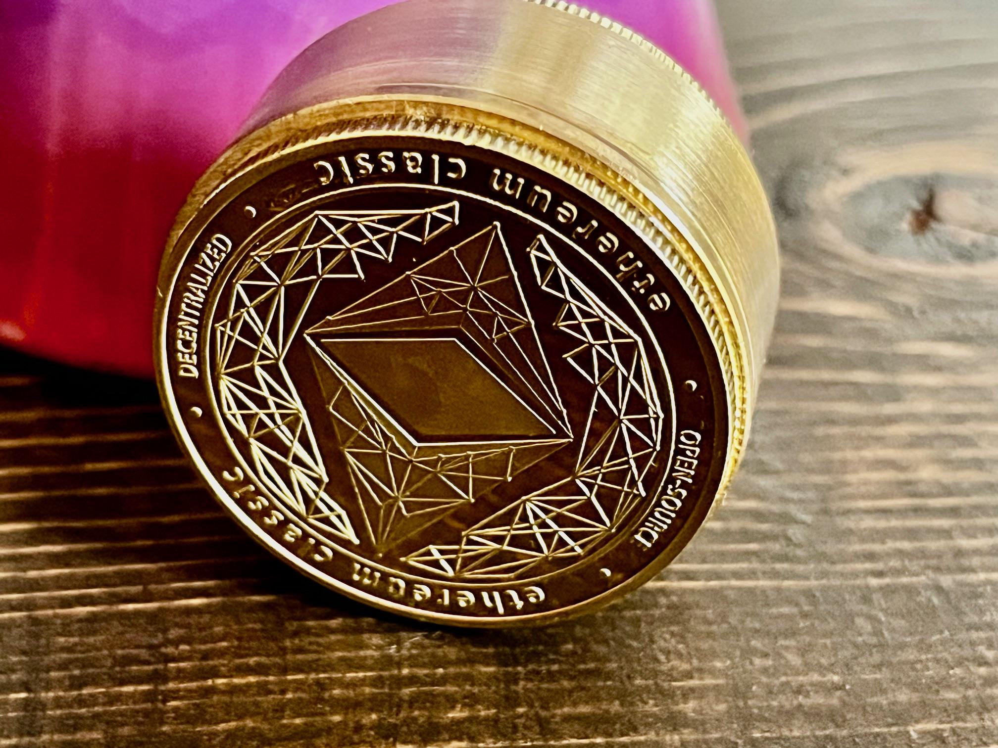 イーサリアムクラシックコインピルボックス - 暗号通貨用真鍮ボックス - ヴィンテージスナッフスタッシュボックス - 手作り記念品 -  男性または花婿の付添人へのギフト - Etsy 日本