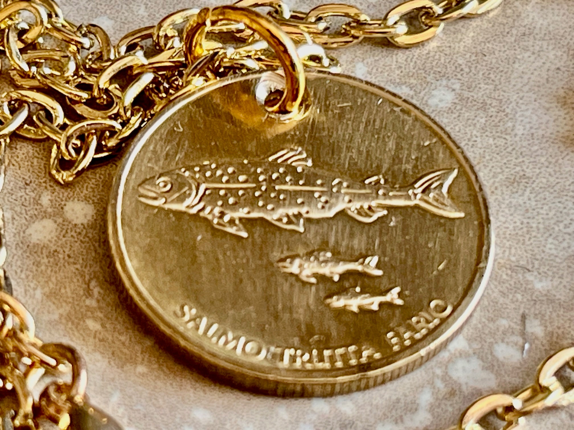 スロバキア スロベニア共和国 Tolar 1996 個人用ネックレス 古い ヴィンテージ ハンドメイド ジュエリー ギフト 友人 彼 彼女 チャーム 世界 コイン コレクター