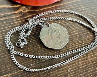 Collana con moneta Tonga Paʻanga, mani in preghiera, ciondolo natalizio, re Taufaʻahau Tupou IV, ciondolo vintage per gioielli e regali