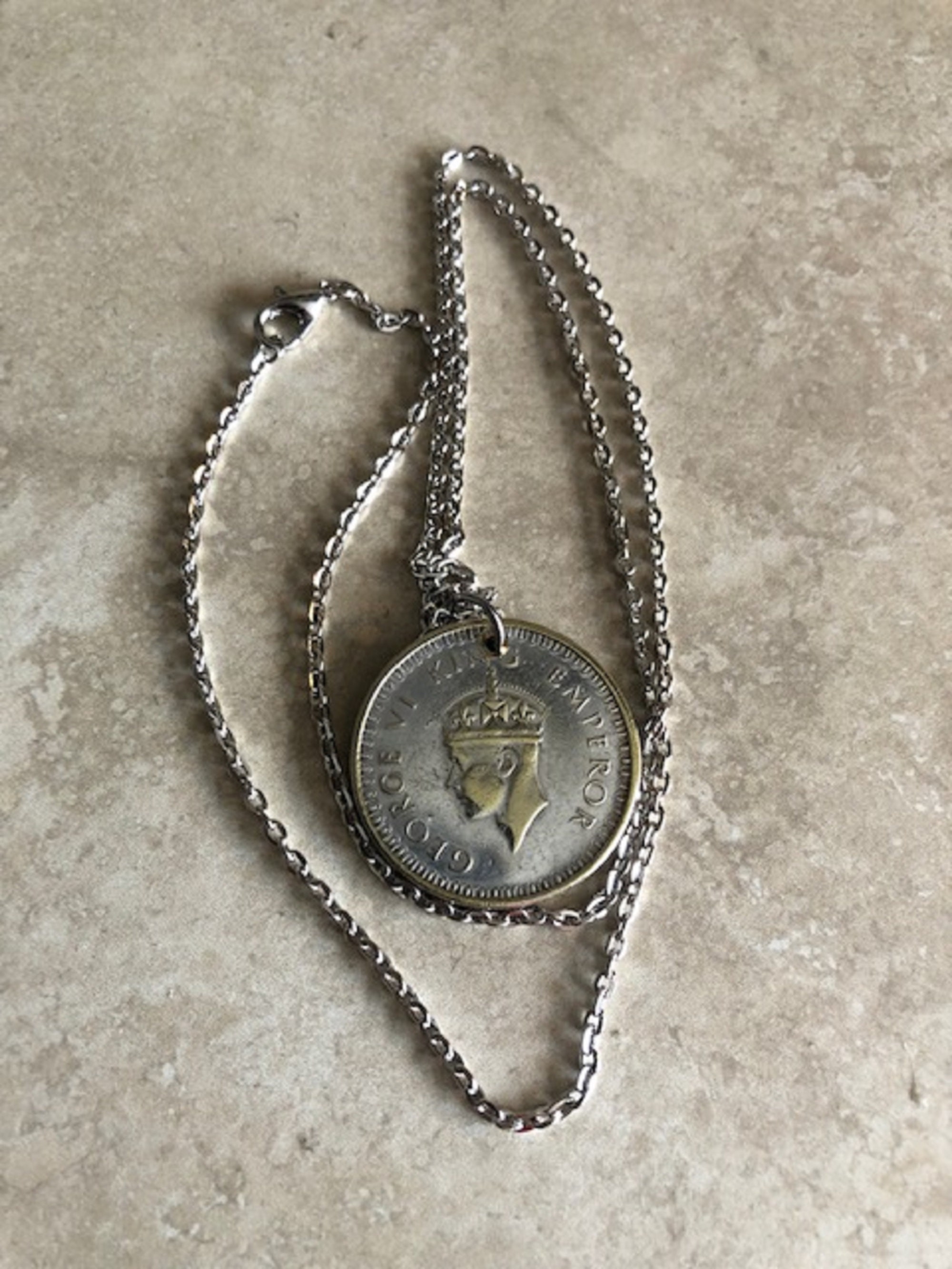 1942年インド1ルピー硬貨ペンダントネックレス – ヴィンテージ