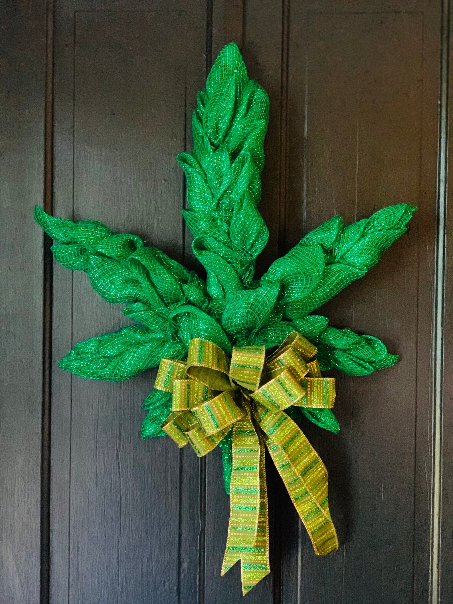 Marijuana leaf wreath cannabis wreath dispensary decor hemp | Etsy