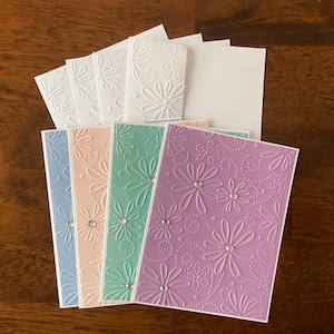 Set van 4 kaarten voor alle gelegenheden, notitiekaarten, handgemaakte pastelkleurige wenskaarten, bloemen met reliëf, briefpapier, bedankkaart, strassteentjes, verscheidenheid