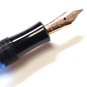 Pluma estilográfica Montblanc 3-42G vintage, muy rara, excelente estado, plumín M de resina negra y oro 585. ¡Un regalo maravilloso!