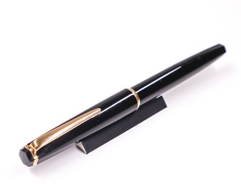 Vintage Collectible Montblanc Monte Rosa Black Resin Hexagonal 14K F Gold nib - Excellent gift for a birthday or anniversary