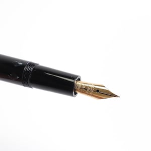 Montblanc Monte Rosa da collezione vintage in resina nera esagonale con pennino in oro 14K F - Ottimo regalo per un compleanno o un anniversario