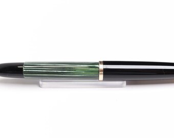 ヴィンテージ ペリカン 400NN 万年筆：修復済み グリーンの縞模様 14K