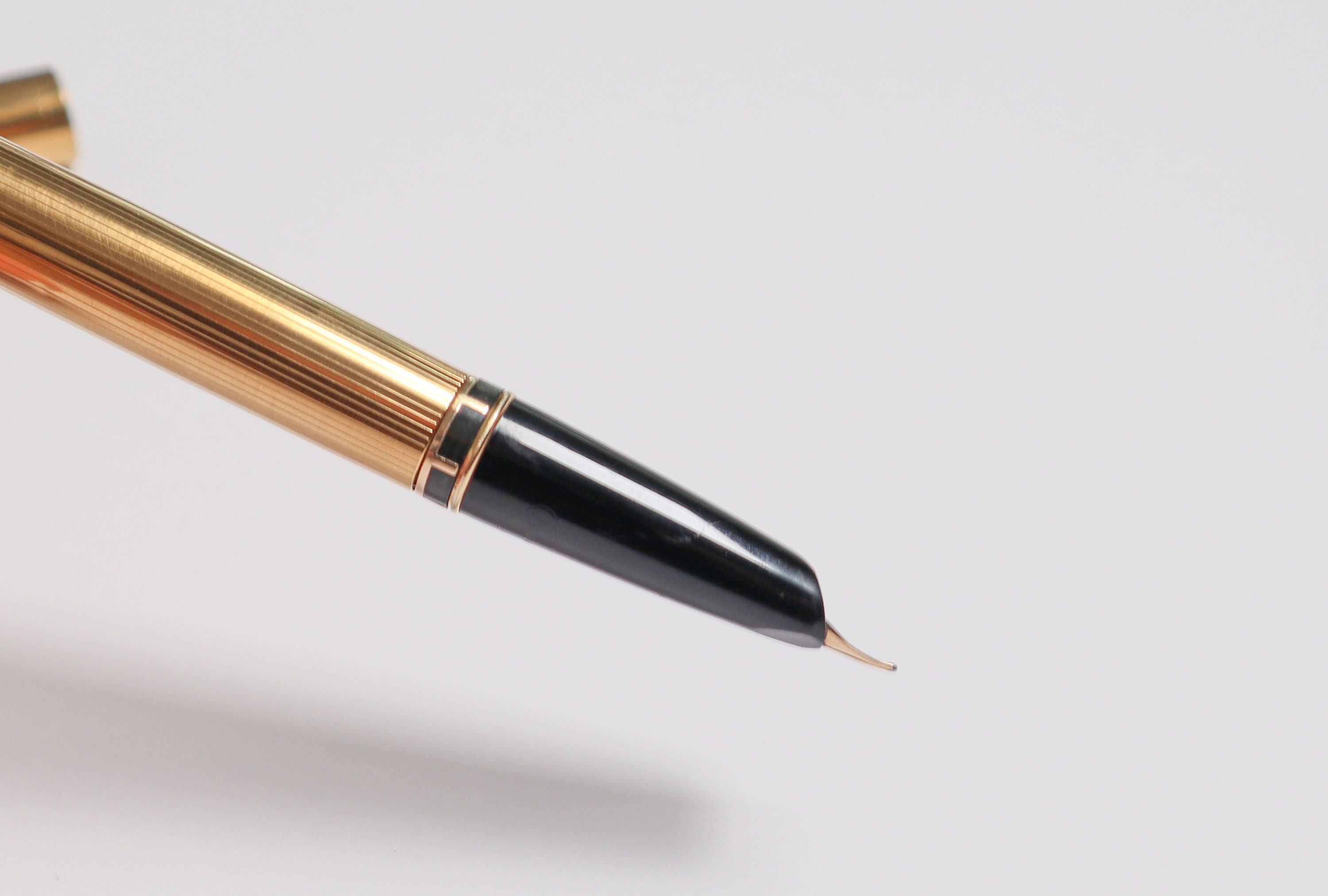 ヴィンテージ オーロラ 98 万年筆：14KゴールドFペン先、ピストン式