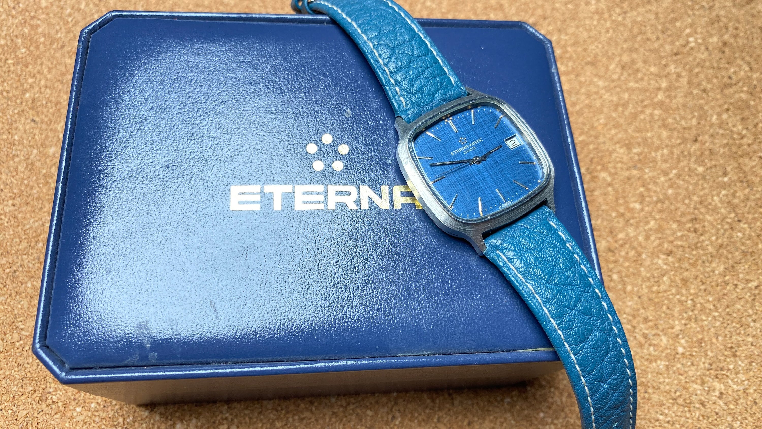 Eterna 3003 自動巻き腕時計 ブルー Eterna 3003 自動巻き腕時計 ブルー Eterna 3003 自動巻き腕時計