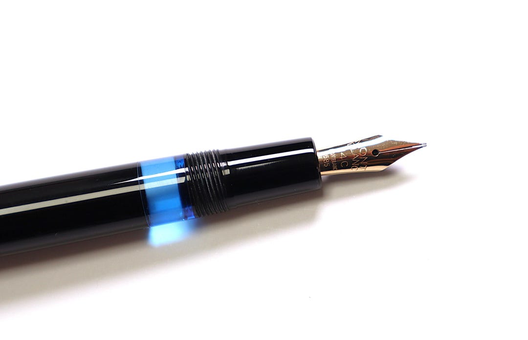 ヴィンテージ モンブラン 342 万年筆：ブラックレジン、585