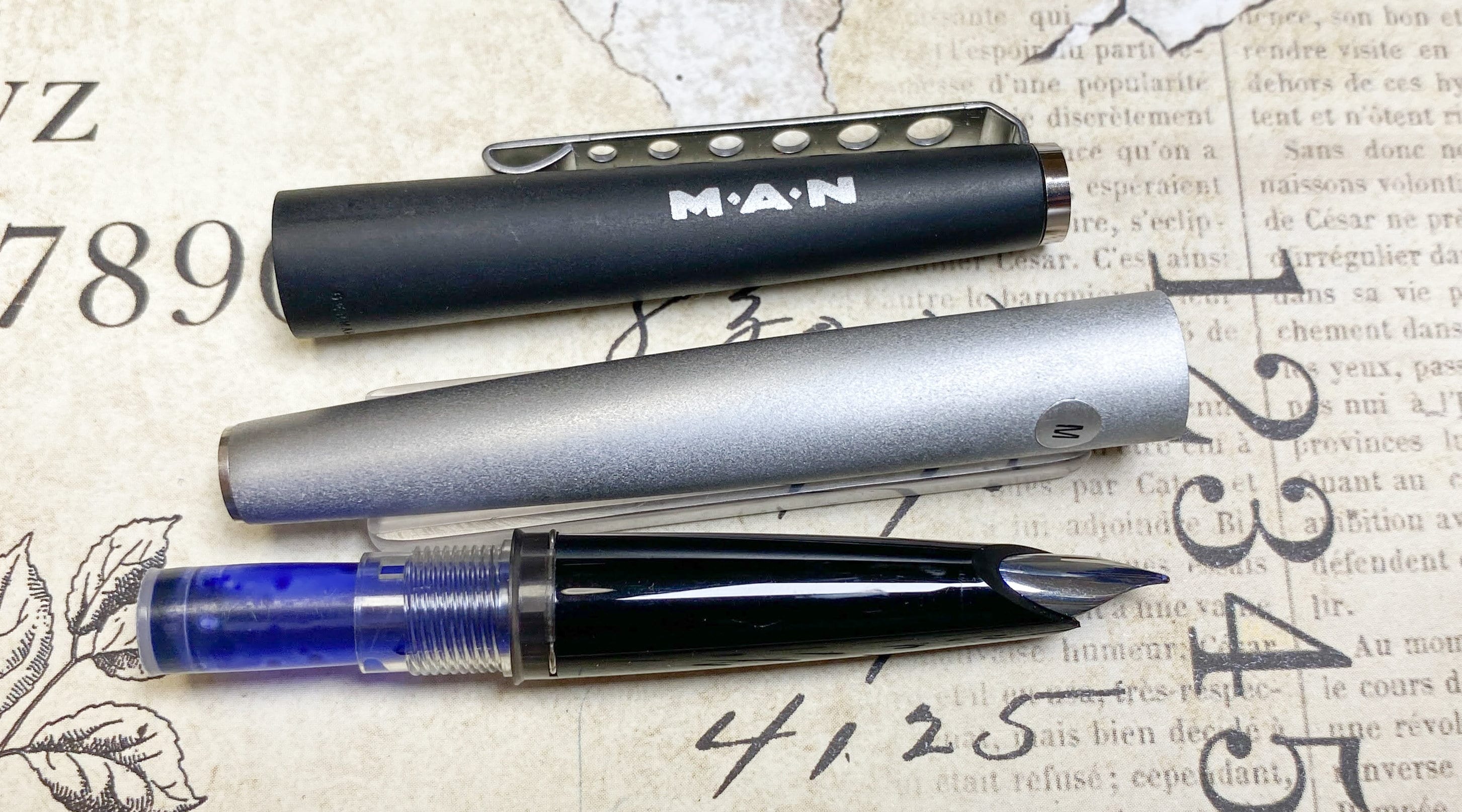 ヴィンテージ 1979 モンブラン カレラ マン 万年筆：ブラック