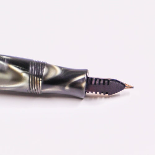 Rare ISCO Green Marbled Fountain Pen from 1960s, Gold 585 14K Nib F, Wonderful shops gift for a birthday or anniversary
