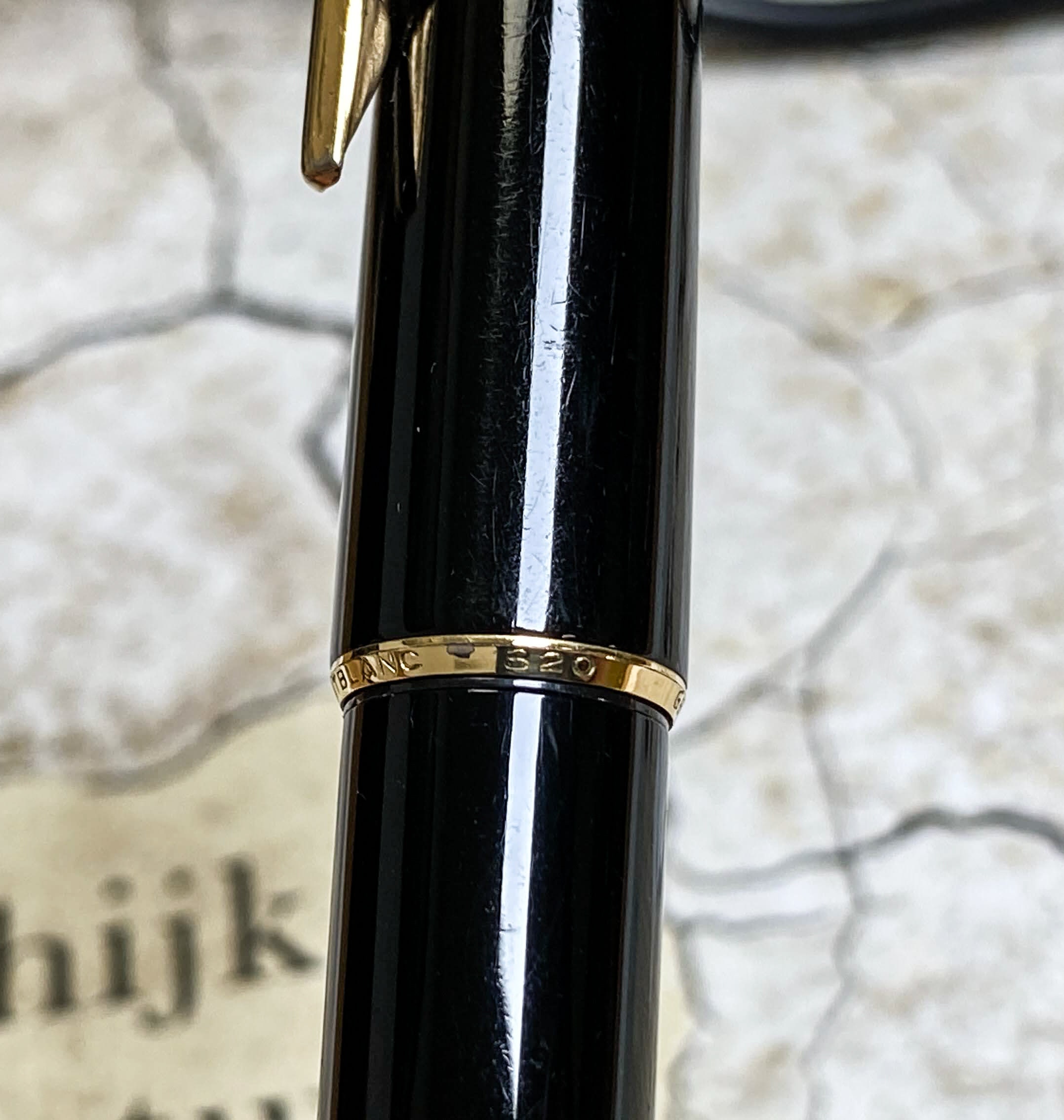 ヴィンテージ モンブラン 320 万年筆：14金EFペン先、ピストン式