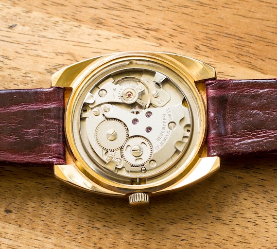 Vintage Nivada F2 Swiss Watch: Gold Plated, Patterned Dial