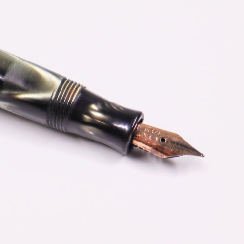 Rare ISCO Green Marbled Fountain Pen from 1960s, Gold 585 14K Nib F, Wonderful shops gift for a birthday or anniversary