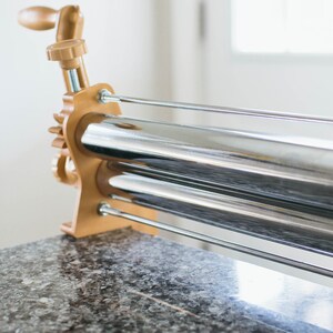 Dough Sheeter 12 Inches, make flawless laminated in your home kitchen as pizzas, croissants, fondant, dough pasta, raviolis, bread dough. zdjęcie 5