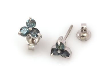 Trio de clous d'oreilles en grappes d'alexandrites naturelles de 0,75 ct/ Boucles d'oreilles trèfle 3 pierres en Alexandrite à changement de couleur 6,5 mm/ Or massif 14 carats 18 carats/ Pierre de naissance juin