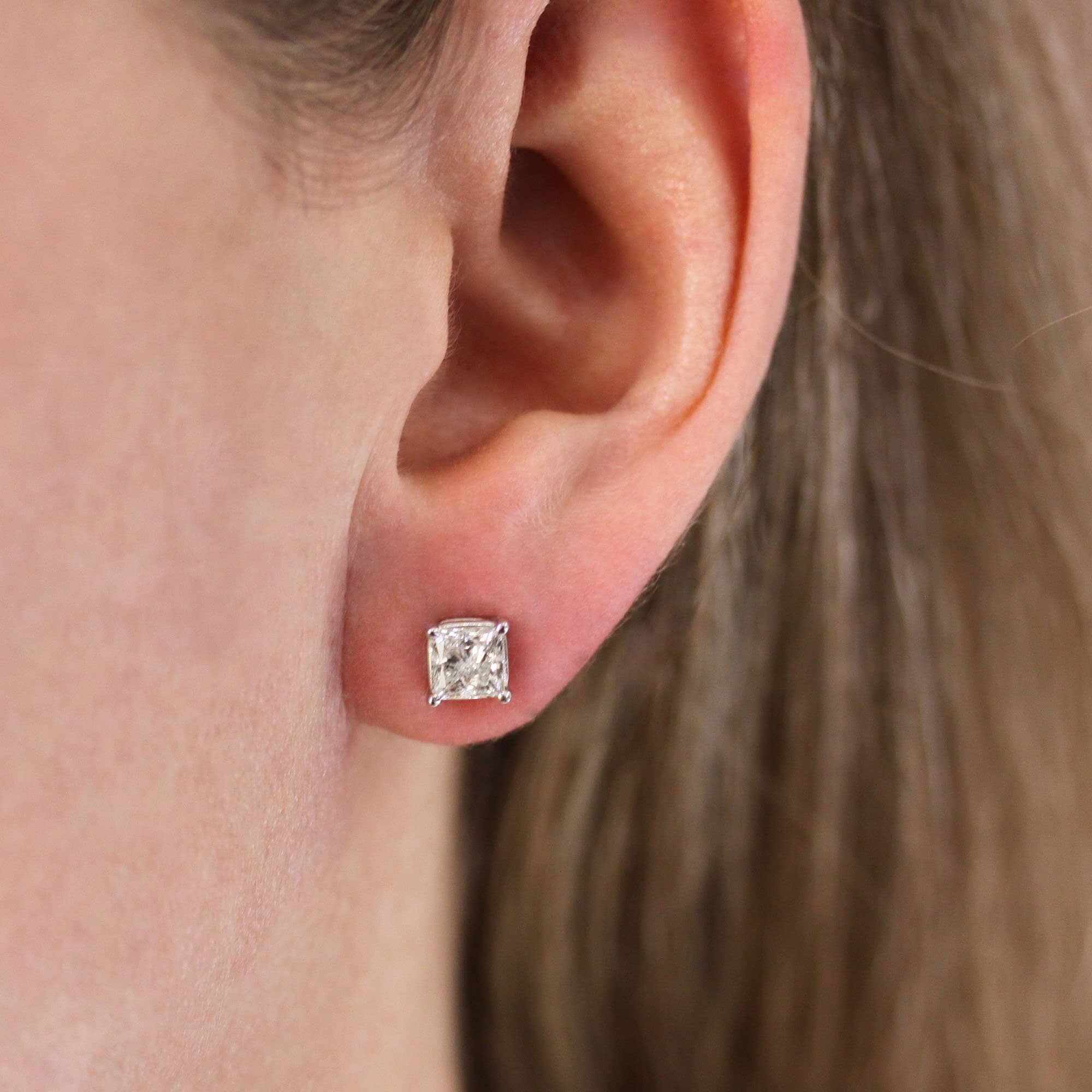 CERTIFIED 1.8 Ctw Natural Princess Cut Diamond (H, SI1) Stud