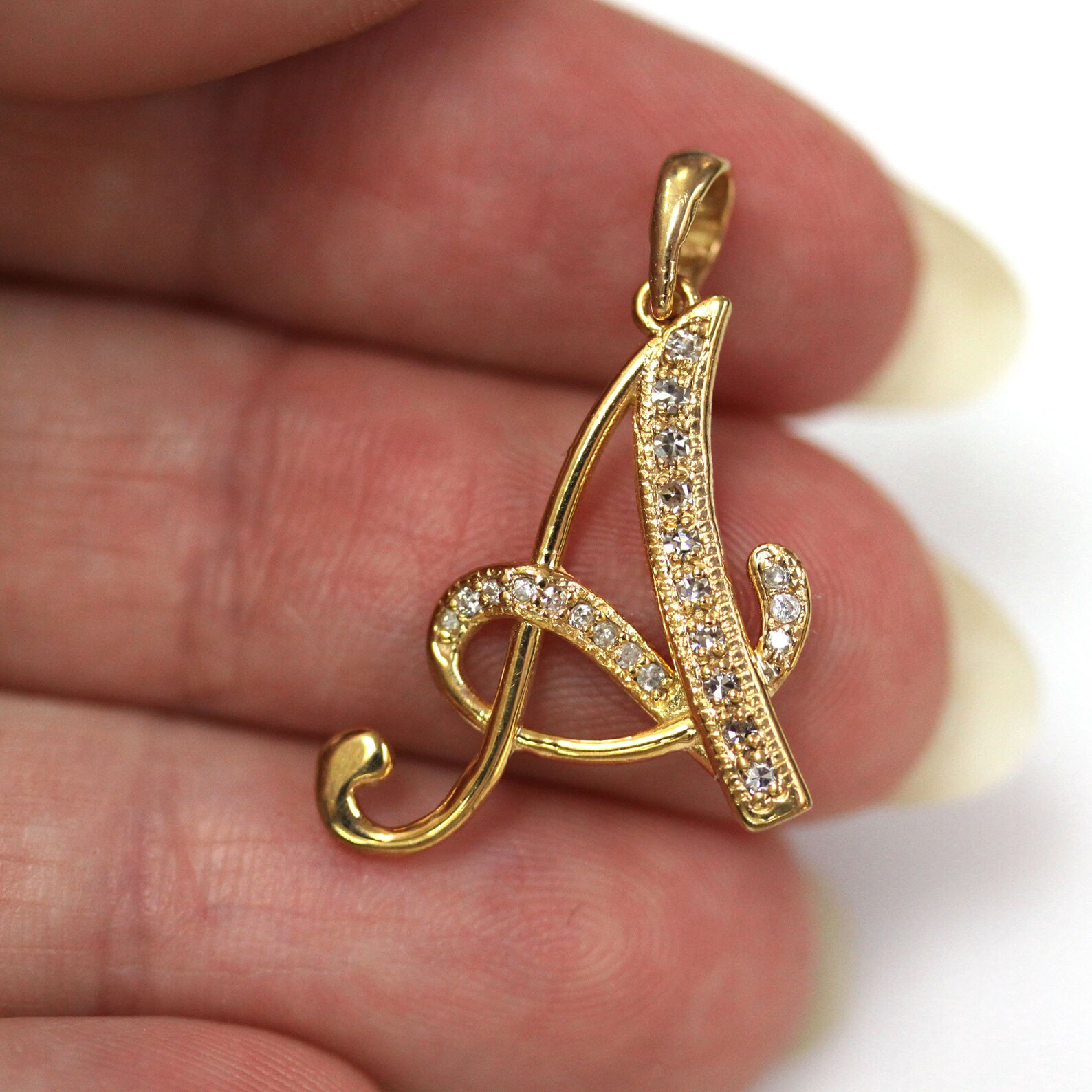 Initial Lette A-Z Pendant 14K Solid Gold 9mm Cham 1/5tcw