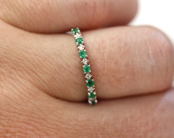0.3 ctw Natural Green Emerald & Diamond Ring / Alternating Wedding Band 2 MM / Solid 14k 18k Gold / Bridal Anniversary Ring / May Birthstone