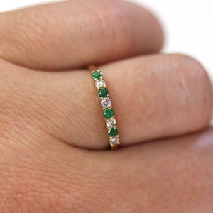 0.35 ctw Natural Green Emerald & Diamond Ring/ Alternating Wedding Band 2.5MM/ Solid 18k White Gold/ Bridal Anniversary Ring/ May Birthstone