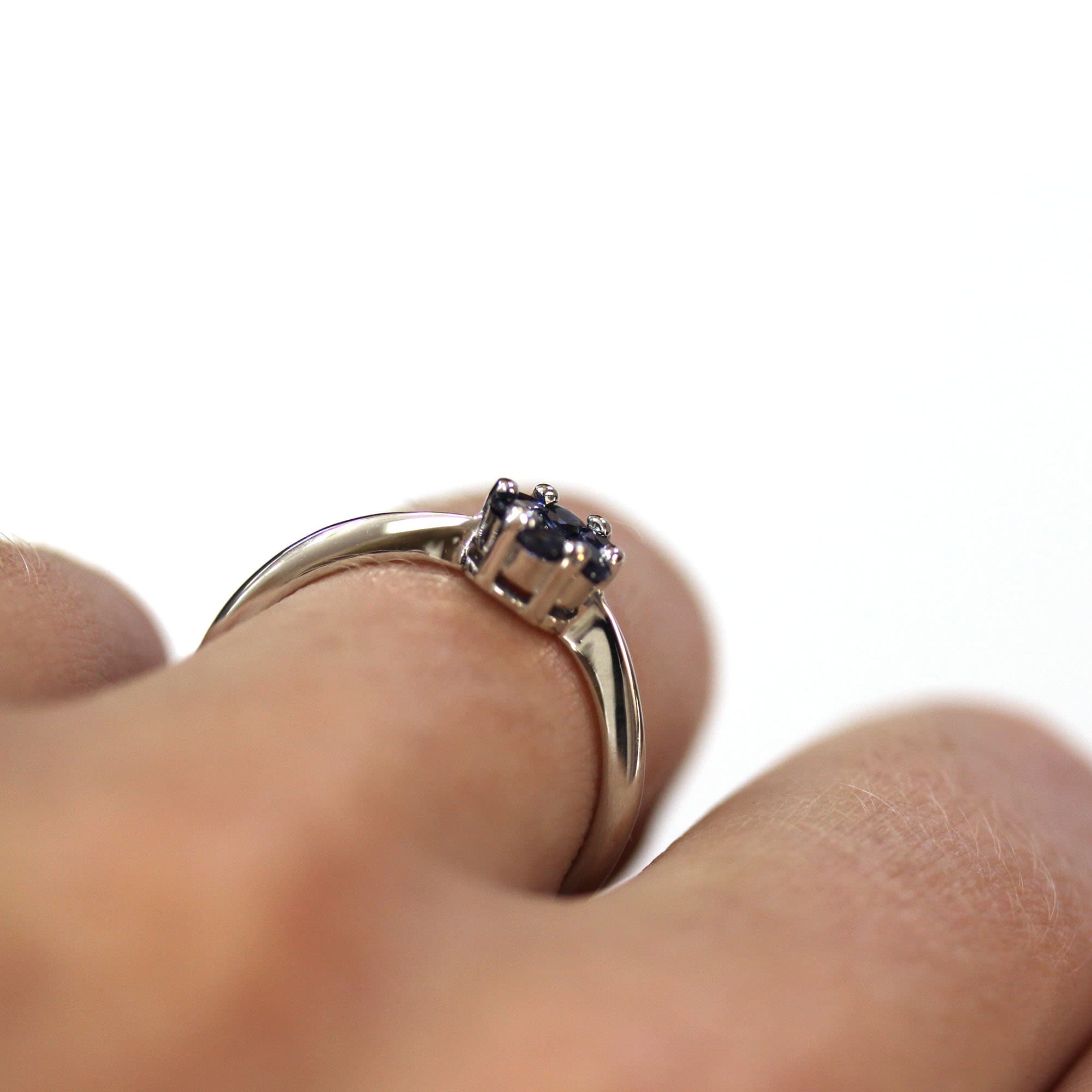 天然ブルーサファイア0.743ct＆天然ダイヤモンド0.210ctPtリング 69［一点物］リング ブルーサファイア 0.7ct OV PT – AYAKO