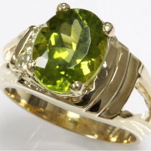 2.2 ct tw Natural Green Peridot & Diamond Cocktail Ring / Solitaire Statement Ring / Solid 14k Gold / Oval Cut Peridot / August Birthstone