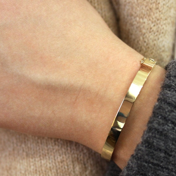 Gold plated bangle | thick gold bracelet | Les trouvailles d'Elsa