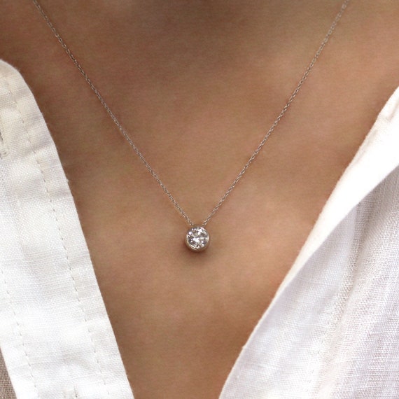 ネックレス ブレスレット アクセサリー 0.9近1カラット14KイエローゴールドIGI認定LAB-GROWNペアカット ダイヤモンド ペンダントネック