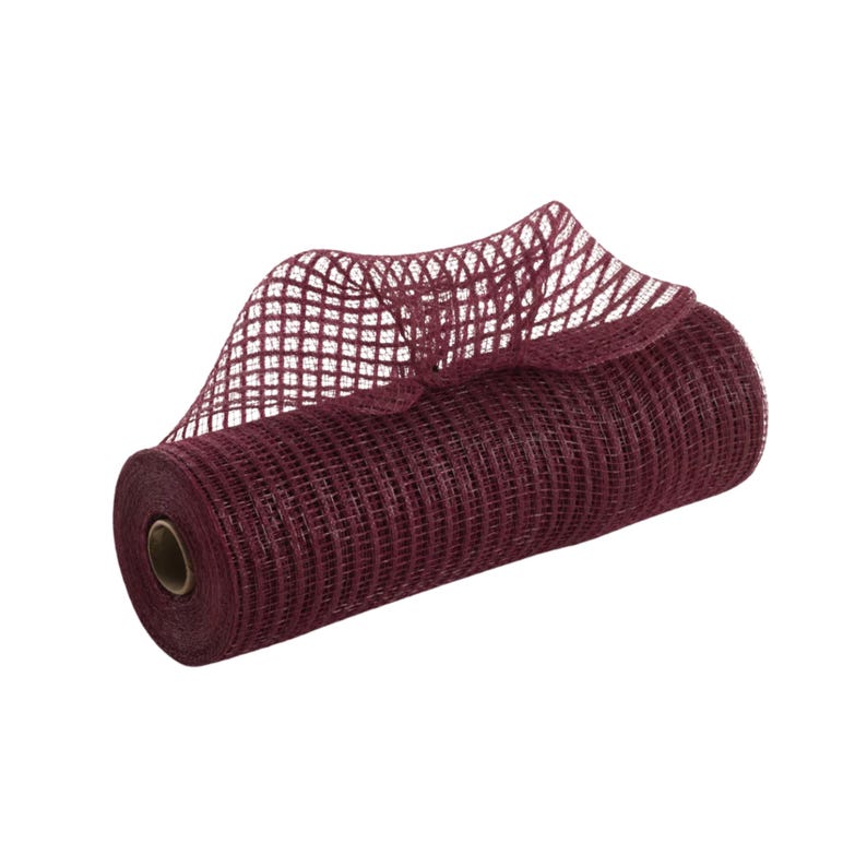 Puede incluir: Un rollo de malla deco de color burdeos con un patr&oacute;n de cuadr&iacute;cula cuadrada. La malla est&aacute; hecha de un material suave y flexible, ideal para manualidades y decoraci&oacute;n.