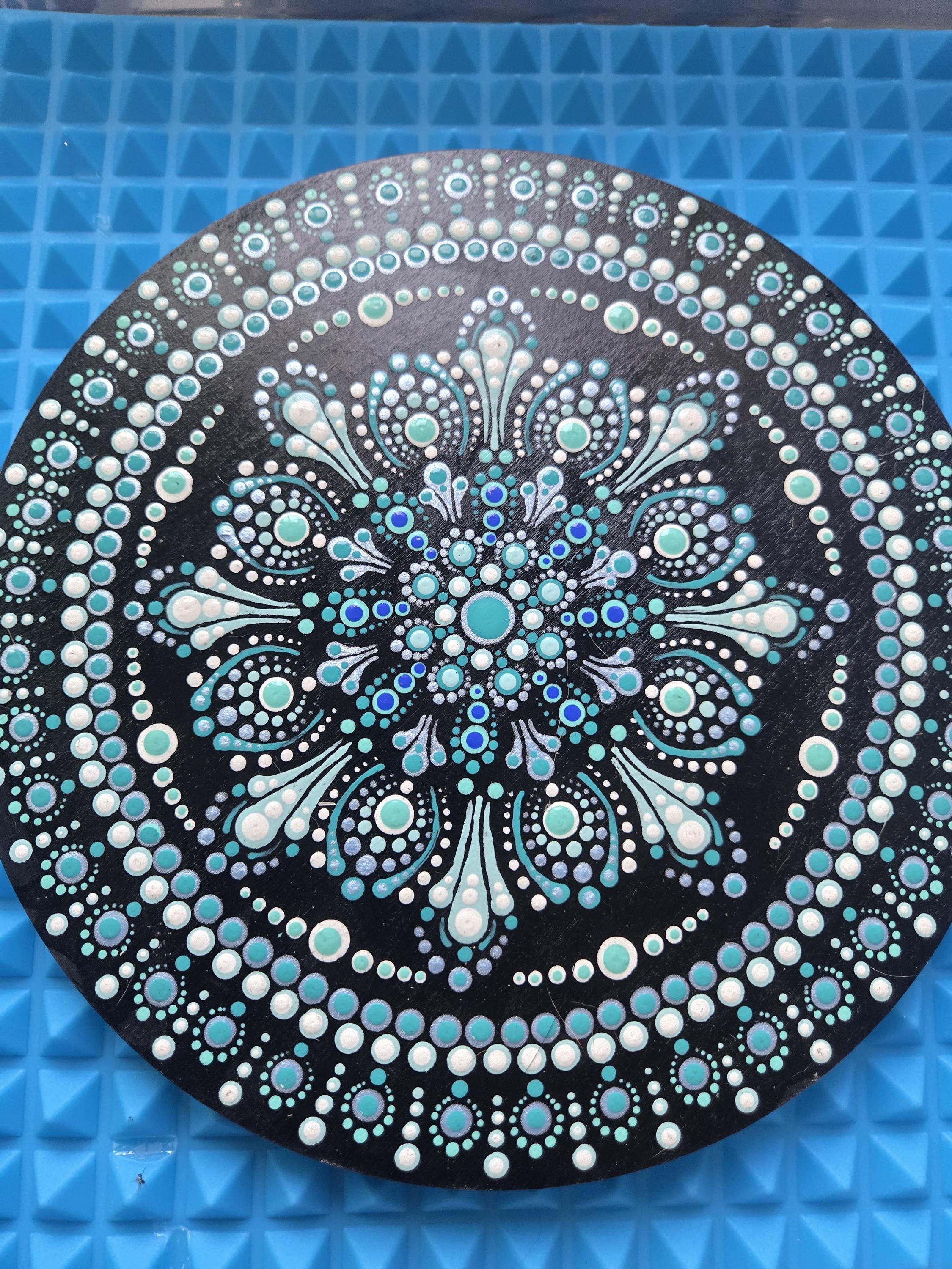 Wall art || Blue and white  art || 8 inch round.