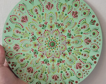 Wall art || Green art || 8 inch round.