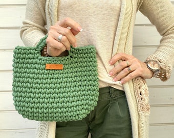 Bolso de mano crochet color verde eucalipto, Bolso mano pequeño escandinavo, Clutch, Minimalismo, primavera verano, Hecho a mano en Alemania