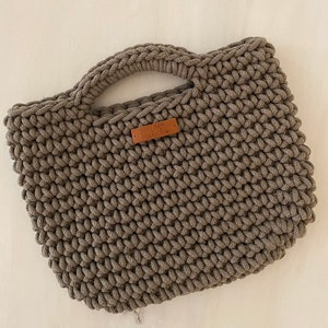 Bolso de mano crochet marrón cafe, Bolso mano pequeño, Bolso Clutch, Clutch verano, Minimalismo, Happyschick, Hecho a mano en Alemania imagen 4