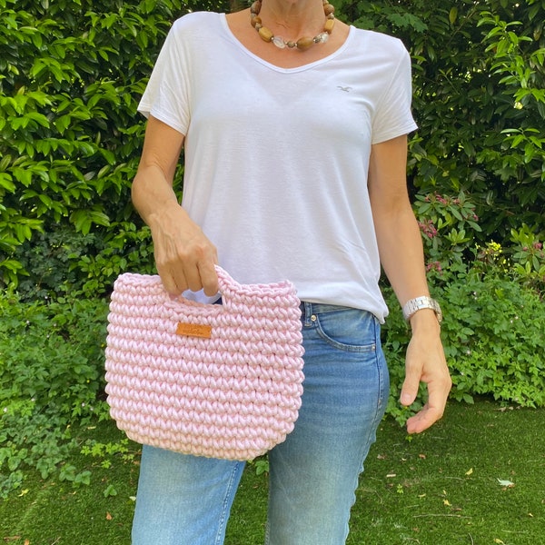 Bolso de mano crochet color rosa bebe, Bolso pequeño escandinavo, Clutch verano rosa pastel, Minimalismo, Bolso mano pequeño rosa, para ella