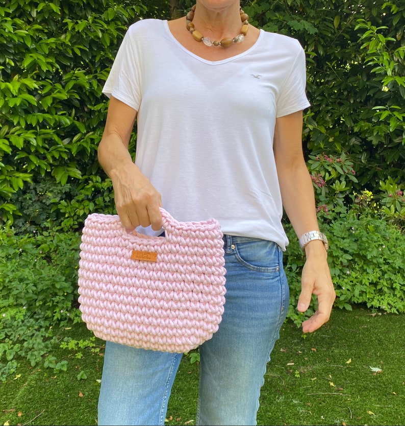 Kleine Häkelhandtasche, baby Pink Häkeltasche, Clutch gehäkelt, Sommer Tasche, pastellrosa Handtasche, Häkeltasche Skandinavisher Stil, Bild 1