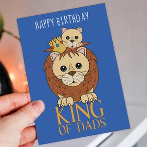 Tarjeta de cumpleaños con el león, leones, leona, rey y corona del Rey de Papás para papá, papá, papi, abuelo de hijo, hija o niño (tamaño A6/A5/A4)