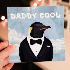 Tarjeta de cumpleaños divertida de pingüino con ropa para papá (Animalyser) (tamaño A6/A5/A4/cuadrado 6x6")