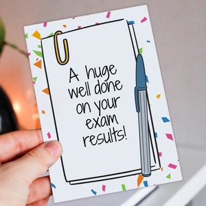 ¡Enhorabuena por tus resultados! Exámenes, GCSE, resultados de A-Level. ¡Felicidades! ¡Bien hecho! Graduación. Tarjeta universitaria (tamaño A6/A5/A4).