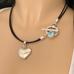 Herz Anhänger Leder und Silber Knebelverschluss Swarovski Kristall Halskette, ideale Halskette für Mutter Geschenk, alltäglichen ursprünglichen Schmuck