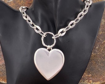 Chunky chain silver choker , big heart choker, silver chain statement necklace, bold chain necklace, chunky heart pendant necklace,