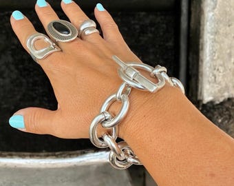 チャンキーシルバーリンクブレスレット - 大胆なステートメント