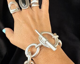 チャンキーシルバーリンクブレスレット - 大胆なステートメント