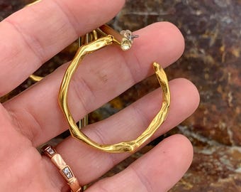 Organic hammered gold oversized hoop earrings – sculptural statement design in 24k gold – handmade gift for women