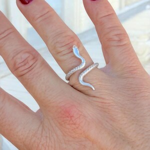 Bague ouverte ajustable serpent argentée, bijou bohème