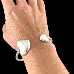 Chunky Open Heart Cuff Bracelet – Adjustable Vintage-Inspired Silver Bangle for Women – Sculptural Statement Jewelry -