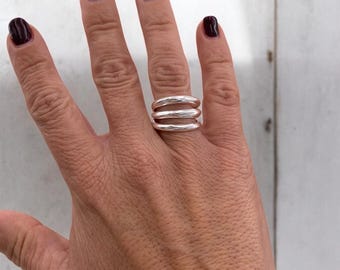 Triple layer silver shiny modern style chunky ring ideal for a unique birthday gift, boho open multi-band ring, uno de 50 Style, bold ring